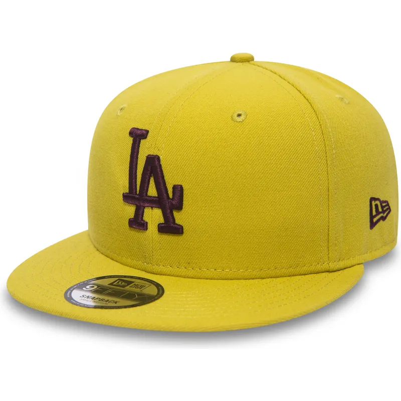gelbe-snapback-kappe-mit-flachem-schirm-und-weinrotem-logo-9fifty-essential-league-der-los-angeles-dodgers-mlb-von-new-era