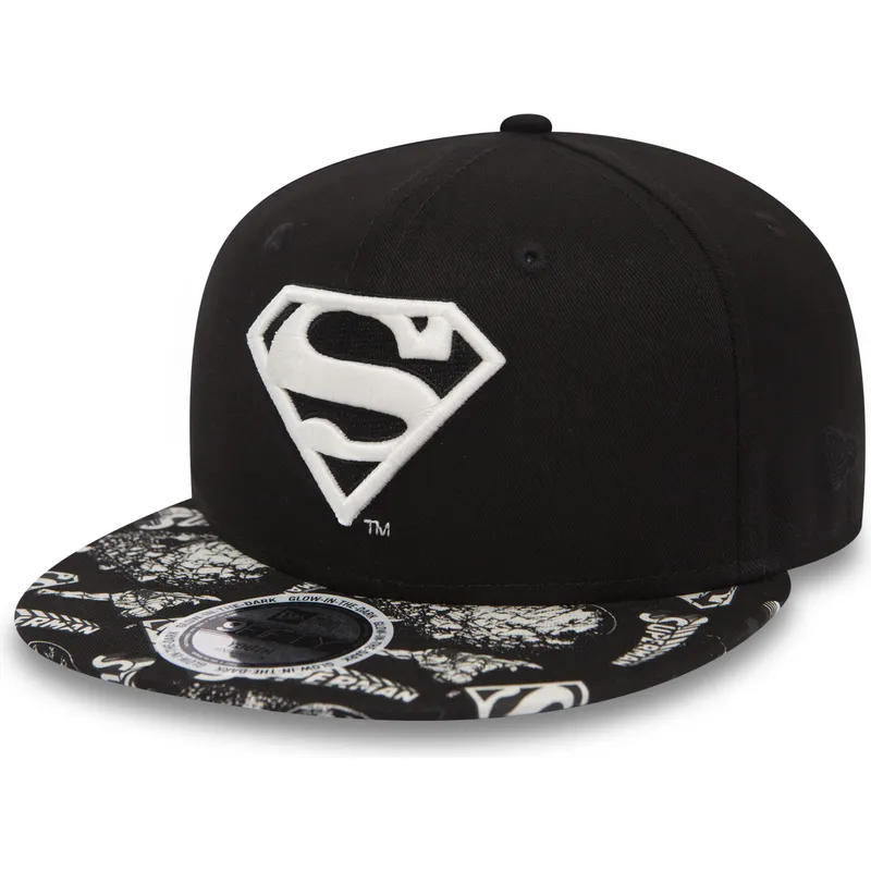 schwarze-snapback-kappe-fur-jungen-9fifty-gitd-superman-warner-bros-von-new-era