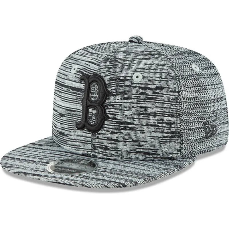 shapka-ploska-siv-snapbek-9fifty-engineered-fit-na-boston-red-sox-mlb-ot-new-era shapka-ploska-siv-snapbek-9fifty-engineered-fit-na-boston-red-sox-mlb-ot-new-era