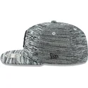 shapka-ploska-siv-snapbek-9fifty-engineered-fit-na-boston-red-sox-mlb-ot-new-era