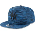 gorra-plana-azul-snapback-con-logo-negro-9fifty-engineered-fit-de-new-york-yankees-mlb-de-new-era