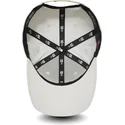 shapka-izvita-byala-snapbek-9fifty-nylon-pre-curved-fit-na-new-york-yankees-mlb-ot-new-era