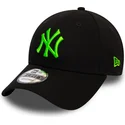 shapka-izvita-cherna-reguliruem-9forty-league-essential-neon-na-new-york-yankees-mlb-ot-new-era
