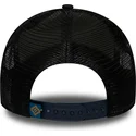 shapka-izvita-traker-tmnosin-snapbek-bear-tattoo-pack-a-frame-ot-new-era