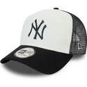 hvid-og-marinebla-trucker-kasket-team-colour-block-a-frame-fra-new-york-yankees-mlb-fra-new-era