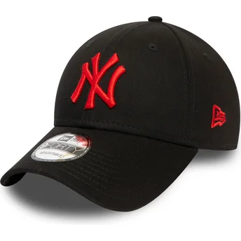 New Era Извита Козирка Червено Лого 9FORTY League Essential New York Yankees MLB Черна Регулируема Шапка