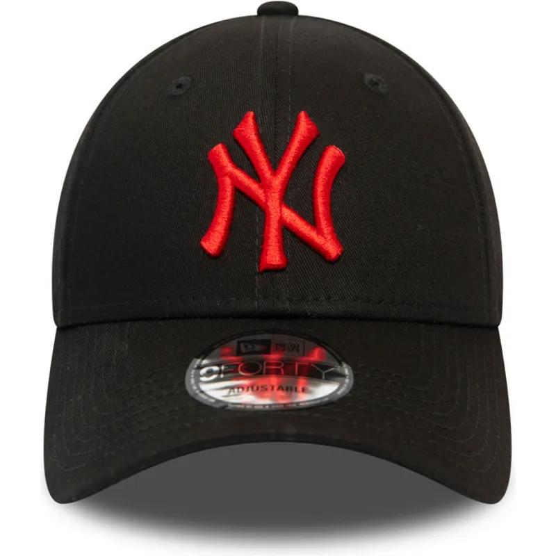 new-era-izvita-kozirka-cherveno-logo-9forty-league-essential-new-york-yankees-mlb-cherna-reguliruema-shapka