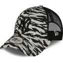 new-era-mlb-new-york-yankees-9forty-trucker-cap-grau-mit-schwarzem-logo-tiger-print
