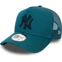 new-era-mlb-new-york-yankees-league-essential-a-frame-trucker-cap-blau-mit-schwarzem-logo