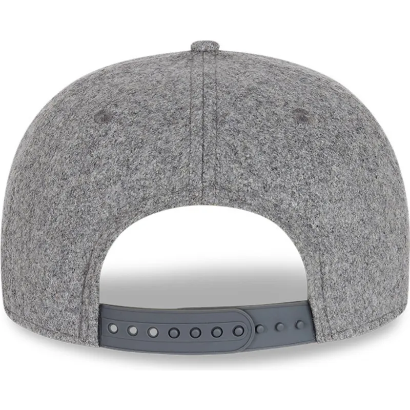 shapka-ploska-siv-snapbek-9fifty-low-profile-heritage-na-chelsea-football-club-premier-league-ot-new-era