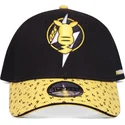 schwarze-und-gelbe-snapback-kappe-mit-gebogenem-schirm-und-pikachu-abzeichen-pokemon-von-difuzed