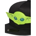 shapka-ploska-cherna-snapbek-za-deca-baby-yoda-the-mandalorian-ot-difuzed