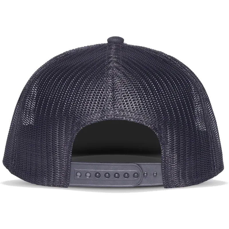 shapka-ploska-cherna-snapbek-trucker-ot-difuzed