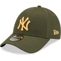 shapka-izvita-zelena-reguliruema-9forty-league-essential-na-new-york-yankees-mlb-ot-new-era