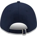 verstellbare-dunkelblaue-kappe-mit-gebogenem-schirm-und-blau-gelbem-logo-9forty-pop-outline-der-new-york-yankees-mlb-von-new-era