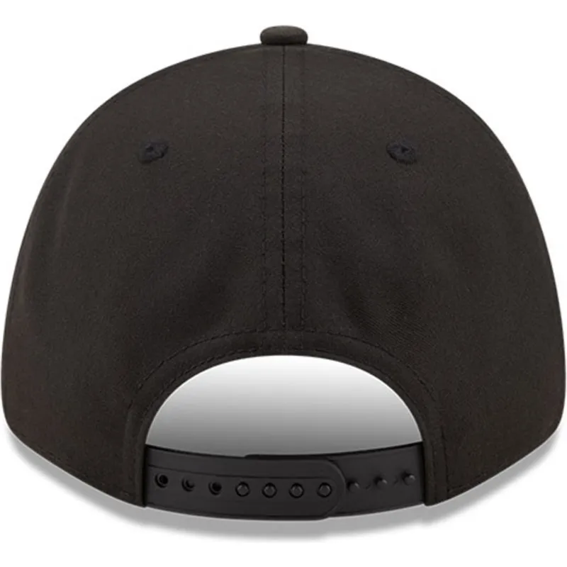 shapka-izvita-cherna-snapbek-9forty-black-and-gold-na-chicago-bulls-nba-ot-new-era shapka-izvita-cherna-snapbek-9forty-black-and-gold-na-chicago-bulls-nba-ot-new-era