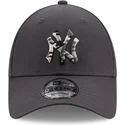 shapka-izvita-siv-reguliruem-9forty-camo-infill-na-new-york-yankees-mlb-ot-new-era