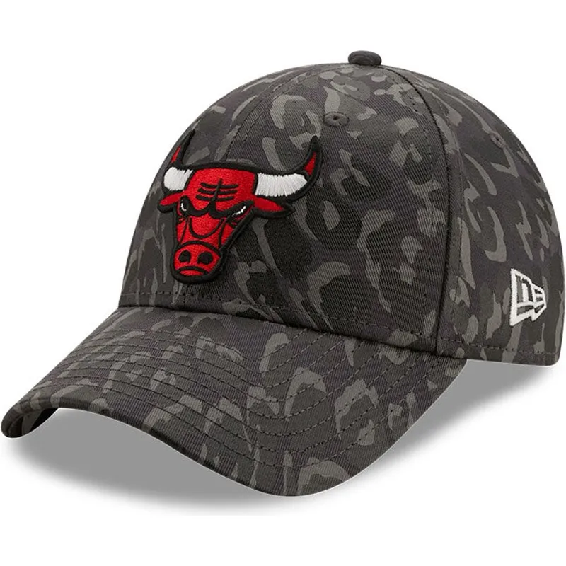 shapka-izvita-kamuflazh-reguliruem-9forty-all-over-camo-na-chicago-bulls-nba-ot-new-era