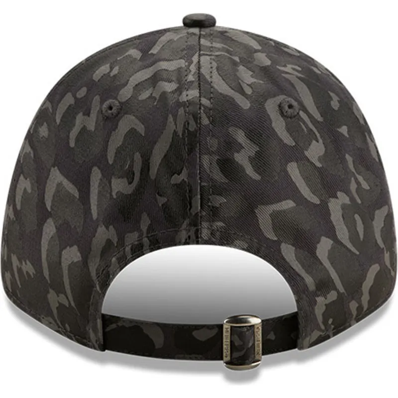shapka-izvita-kamuflazh-reguliruem-9forty-all-over-camo-na-chicago-bulls-nba-ot-new-era