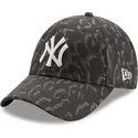 shapka-izvita-kamuflazh-reguliruem-9forty-all-over-camo-na-new-york-yankees-mlb-ot-new-era