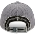 graue-trucker-kappe-9forty-team-arch-der-las-vegas-raiders-nfl-von-new-era