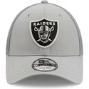 graue-trucker-kappe-9forty-team-arch-der-las-vegas-raiders-nfl-von-new-era