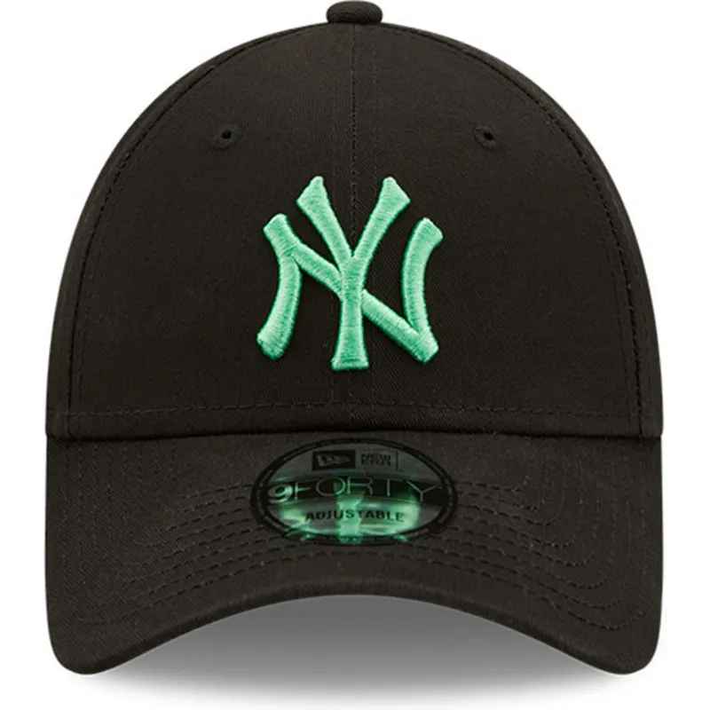 shapka-izvita-cherna-reguliruem-9forty-league-essential-na-new-york-yankees-mlb-ot-new-era