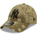 shapka-izvita-zelena-reguliruem-9forty-paisley-print-na-new-york-yankees-mlb-ot-new-era