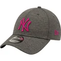shapka-izvita-siv-reguliruem-rosa-9forty-shadow-tech-na-new-york-yankees-mlb-ot-new-era