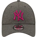 shapka-izvita-siv-reguliruem-rosa-9forty-shadow-tech-na-new-york-yankees-mlb-ot-new-era