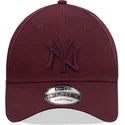 shapka-izvita-chervena-snapbek-9forty-league-essential-na-new-york-yankees-mlb-ot-new-era