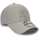 verstellbare-graue-kappe-mit-gebogenem-schirm-und-grauem-logo-9forty-diamond-era-der-new-york-yankees-mlb-von-new-era