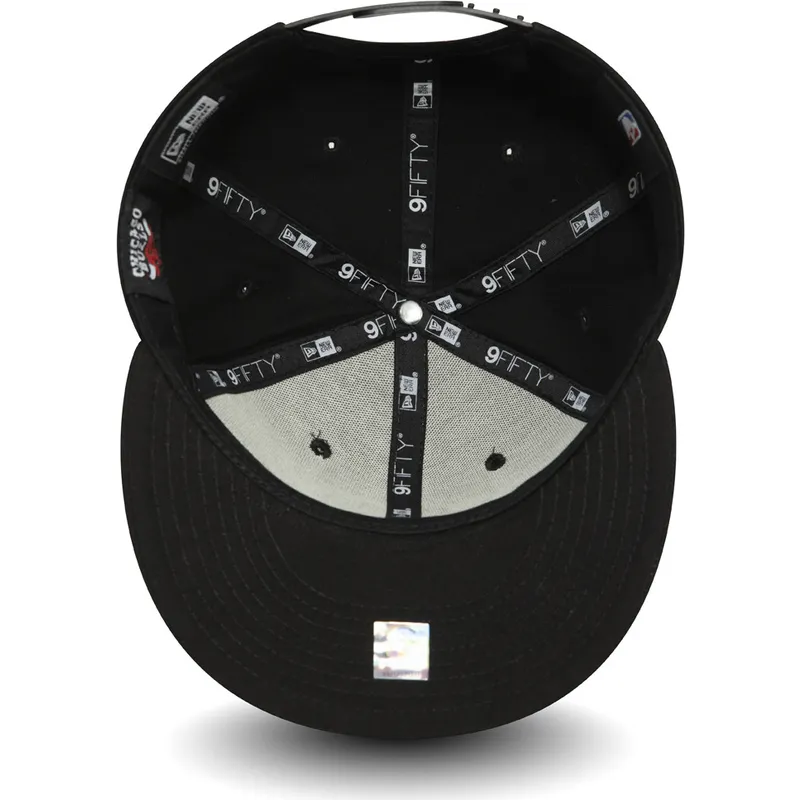shapka-ploska-cherna-snapbek-9fifty-na-chicago-bulls-nba-ot-new-era