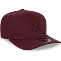 new-era-mlb-new-york-yankees-9fifty-stretch-snap-snapback-kappe-mit-gebogenem-schirm-in-weinrot-und-weinrotem-logo