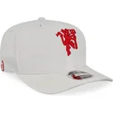 shapka-izvita-byala-reguliruem-9fifty-na-manchester-united-football-club-premier-league-ot-new-era