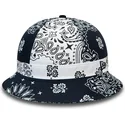 new-era-paisley-explorer-eimerhut-in-marineblau