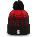 schwarze-und-rote-bommelmutze-sport-cuff-der-chicago-bulls-nba-von-new-era