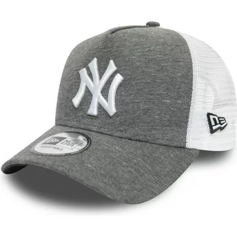 Gorra trucker gris oscuro y blanca A Frame Jersey Essential de New York Yankees MLB de New Era