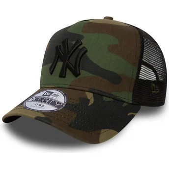 shapka-izvita-traker-kamuflazh-snapbek-za-deca-a-frame-clean-na-new-york-yankees-mlb-ot-new-era