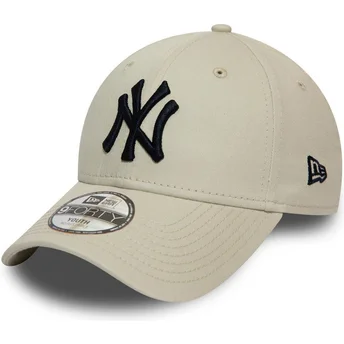 Шапка извита бежов регулируема за деца 9FORTY League Essential на New York Yankees MLB от New Era
