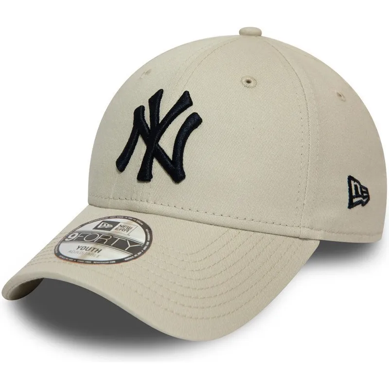 buet-beige-justerbar-kasket-til-dreng-9forty-league-essential-fra-new-york-yankees-mlb-fra-new-era