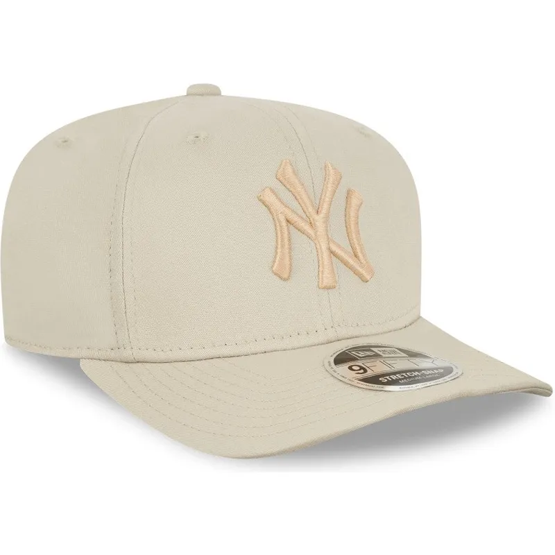 gorra-curva-beige-snapback-9fifty-stretch-snap-league-essential-de-new-york-yankees-mlb-de-new-era