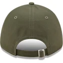 grune-verstellbare-kappe-mit-gebogenem-schirm-und-gelbem-logo-9forty-league-essential-new-york-yankees-mlb-von-new-era