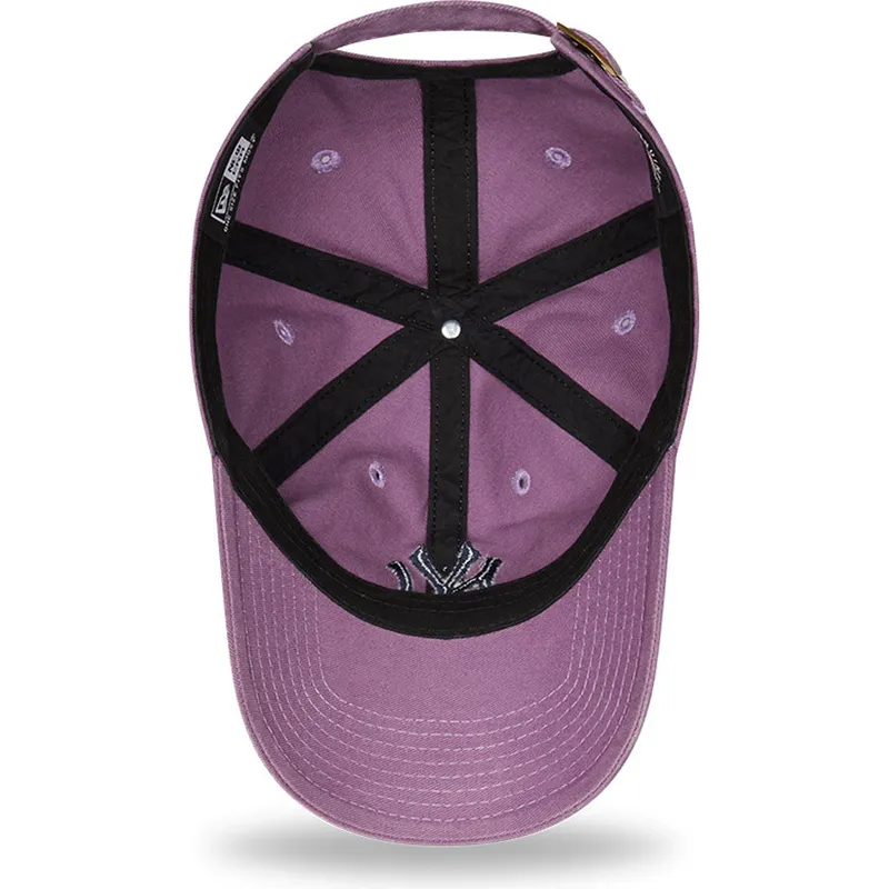 shapka-izvita-violetka-reguliruem-9twenty-essential-casual-classic-na-new-york-yankees-mlb-ot-new-era