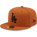 braune-eng-anliegende-kappe-mit-flachem-schirm-und-marineblauem-logo-59fifty-league-essential-der-los-angeles-dodgers-mlb-von-ne