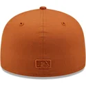 braune-eng-anliegende-kappe-mit-flachem-schirm-und-marineblauem-logo-59fifty-league-essential-der-los-angeles-dodgers-mlb-von-ne