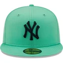 shapka-ploska-sinya-prilepnala-59fifty-league-essential-na-new-york-yankees-mlb-ot-new-era