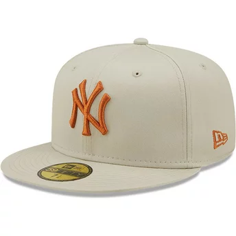 casquette-plate-grise-ajustee-avec-logo-marron-59fifty-league-essential-new-york-yankees-mlb-new-era
