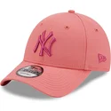 shapka-izvita-roza-reguliruem-9forty-league-essential-na-new-york-yankees-mlb-ot-new-era