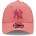shapka-izvita-roza-reguliruem-9forty-league-essential-na-new-york-yankees-mlb-ot-new-era